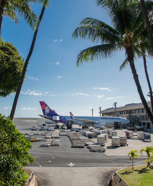 Deal of the day: Book first-class flights to Hawaii starting at 24,500 credit card points